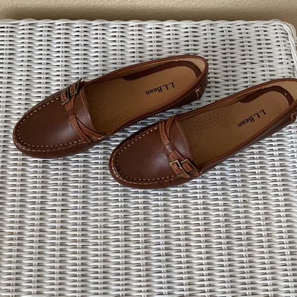 Womens LL BEAN  driving moccasins, never worn - Picture 2 of 4